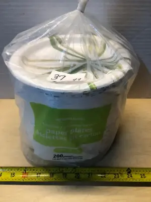200 count Amazon basic paper plates