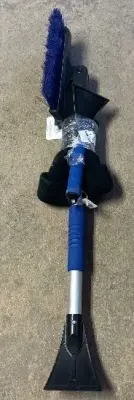 2 window scrapers and beanie