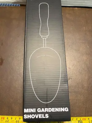 mini gardening shovels