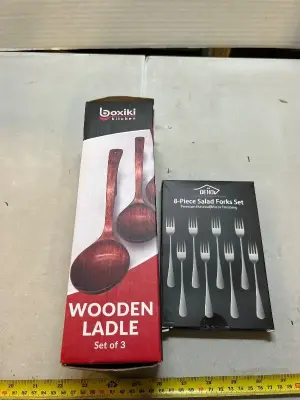 set of 3 wooden ladles , 8 pack of salad forks