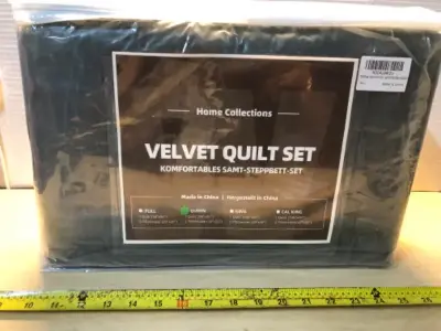 Queen velvet quilt set