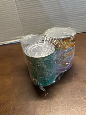 bundle of wet cat food