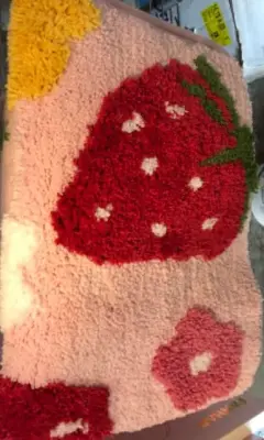 2 pc strawberry rug