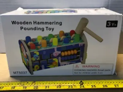 Wooden hammering pounding toy