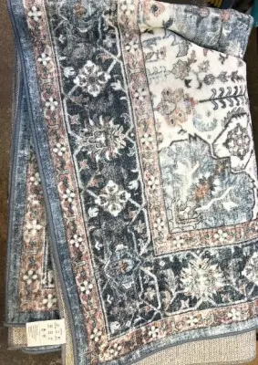 Area rug, unknown size