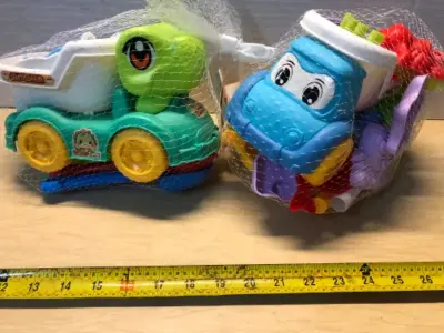 2 pc beach toys