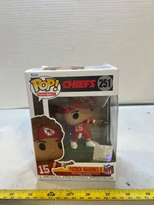 Patrick Mahomes pop figure damaged box