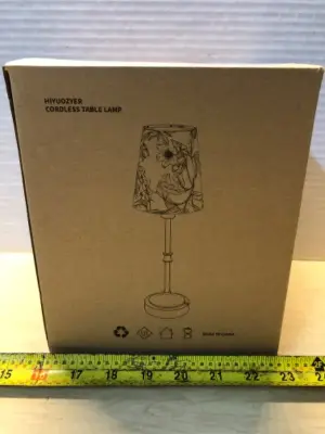 Cordless table lamp