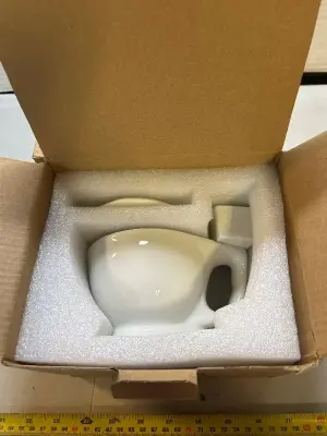 to count novelty toilet mugs with lids, gag gift