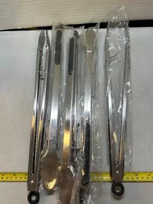 5 ct of long tongs