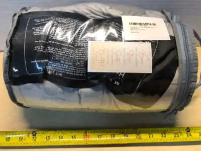 Pillow with cold packs