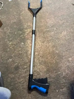 grabber reached tool