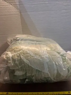 blanket (unknown size)