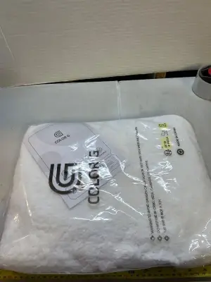 white fluffy floormat