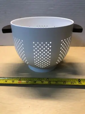 Metal strainer