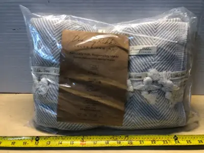 Unknown size Turkish cotton grey throw