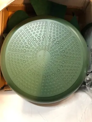 Carote pan set with removable handle