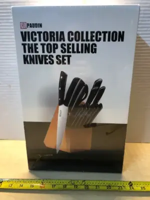 Victoria collection knife set