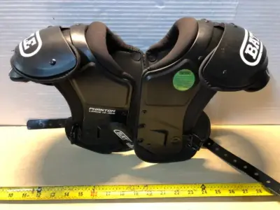 Football shoulder pads phantom large 14-15in