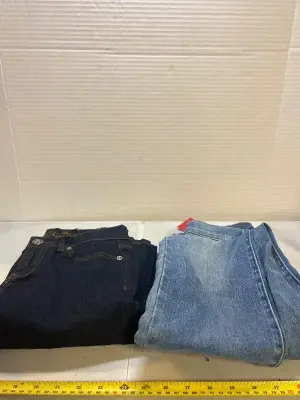 Lucky brand jeans, size 2 boot cut jeans size 3