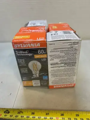 6 60 W LED lightbulbs, soft white