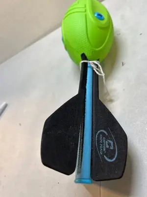 foam throwing toy small rip