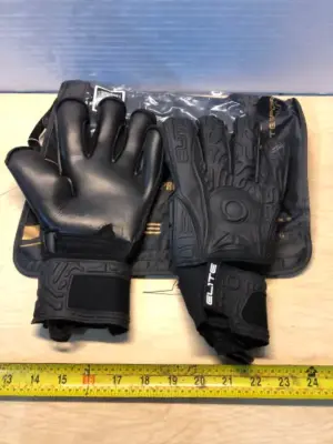 Pro goal keeper gloves (used)