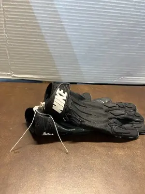 nike ball gloves