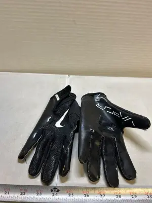 nike football gloves