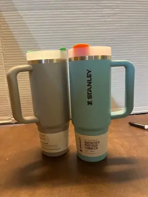 2ct 40 oz stanley cups (missing straws)