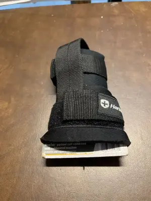 neotek padded cuff combined with rubberized traction