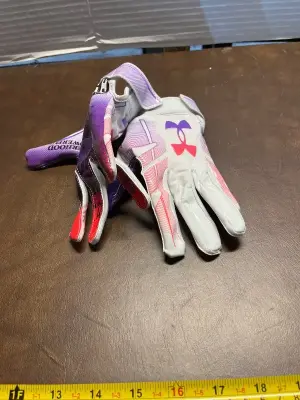 under armor gloves