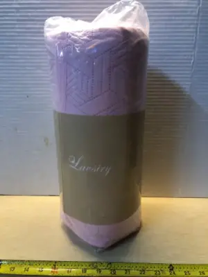 Pink Lavsiry queen quilt set