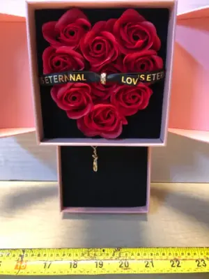 Best wishes gift set necklace and roses