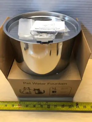 Pet water fountain