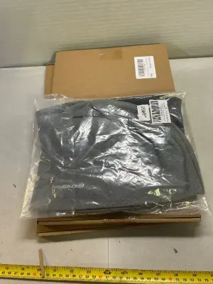 lots of unisex beanies