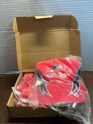 old spice hat & medium tshirt