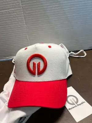 monarch republic hat