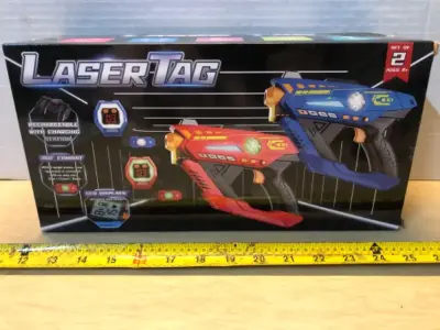 Set of two laser tag guns