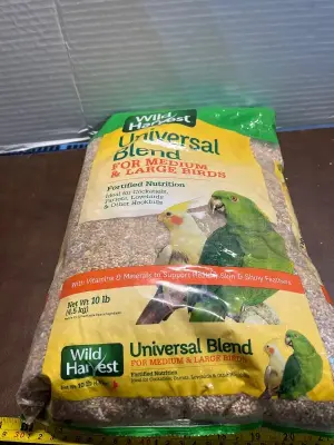 universal blend 10lb bird feed