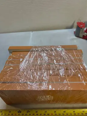 8 packs of heel hugs