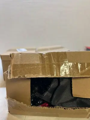 3 boxes of paracord with adjusters