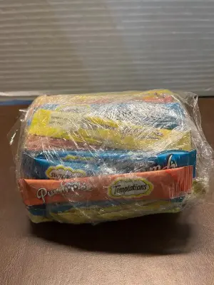 bundle of lickable cat treats