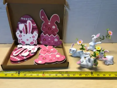 6 pc Easter holders 4pc bunny’s holding flowers