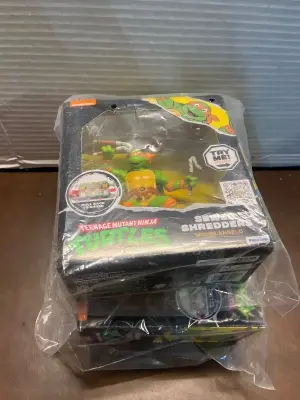 2ct teenage Mutant Ninja Turtles toy