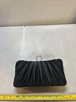 clutch purse with attachable chain