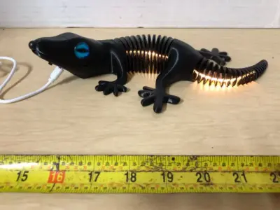 3D printed light up lizard