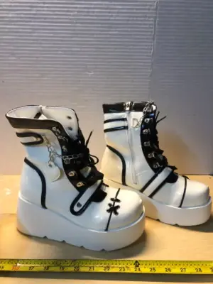 2 pairs white boots size 8.5-9 (39)