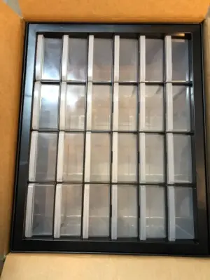 Plastic storage container