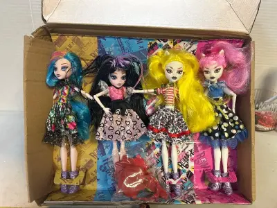 Monster High DUPE dolls